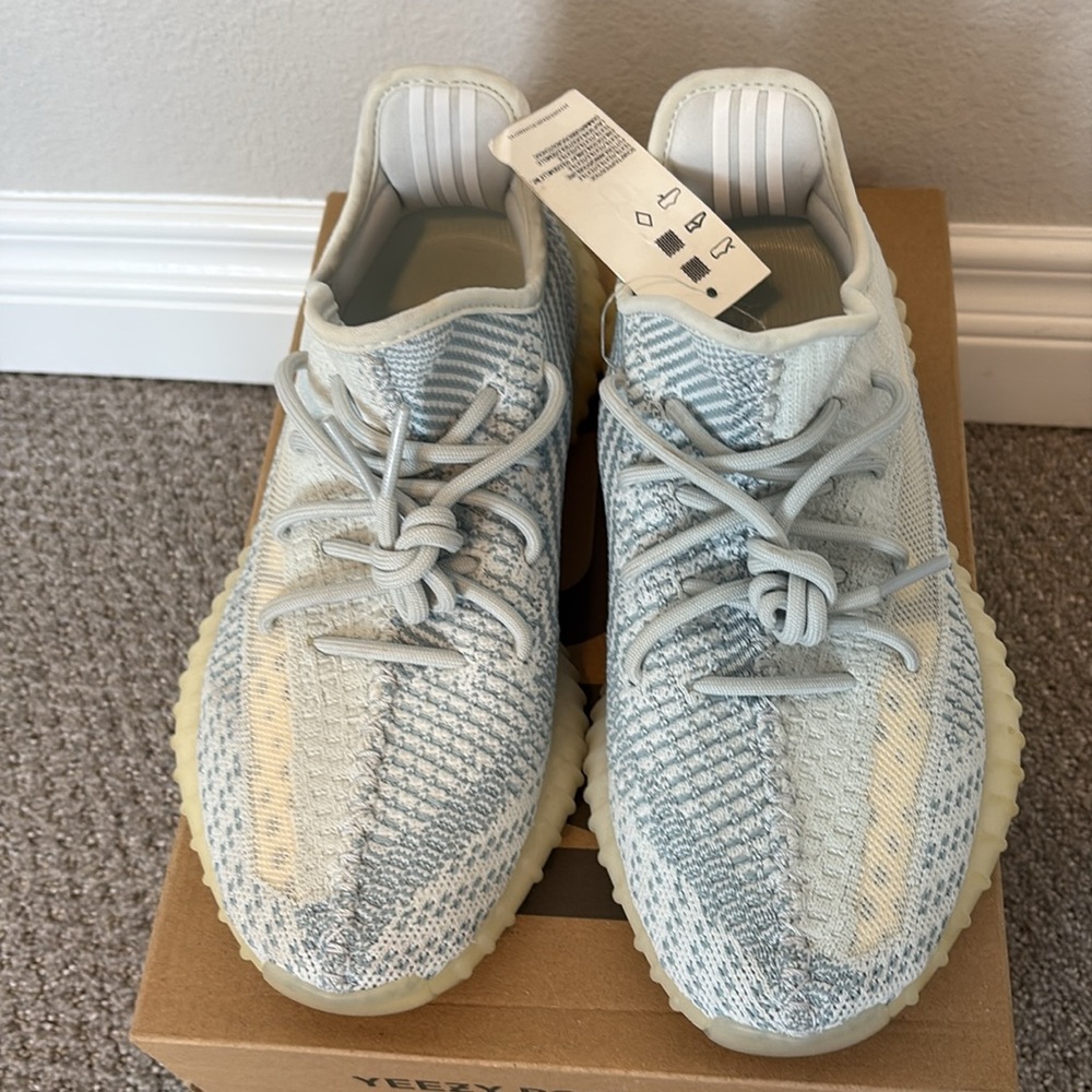 GENTLY USED | Yeezy Boost 350 V2 'Cloud White Non-Reflective | Size 7.5 - Picture 4 of 11